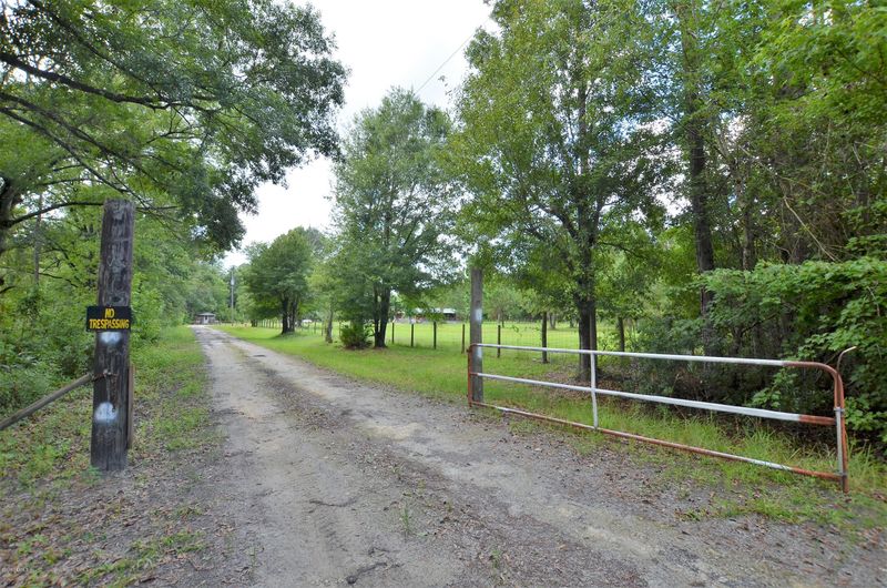 3329 SE 131st St, Starke, FL 32091
