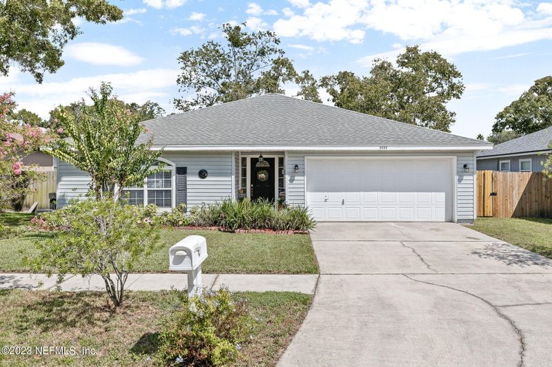 3335 Cancun Dr E, Jacksonville, FL 32225
