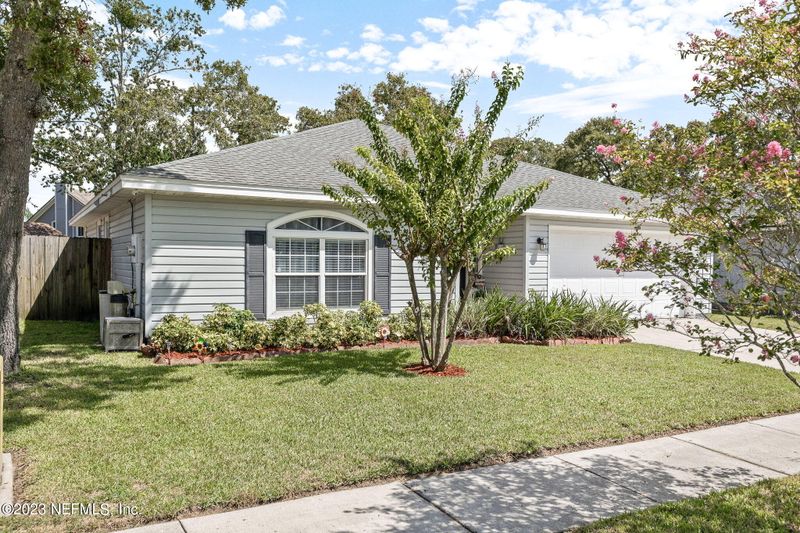 3335 Cancun Dr E, Jacksonville, FL 32225
