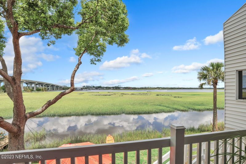 3339 Lighthouse Point Ln, Jacksonville, FL 32250
