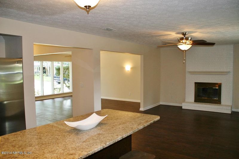 3345 Heathcliff Ln, Jacksonville, FL 32257