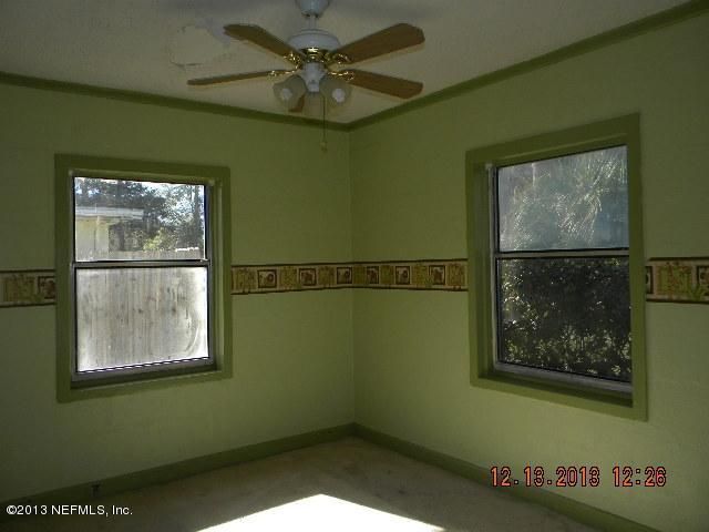 3349 Peach Dr, Jacksonville, FL 32246