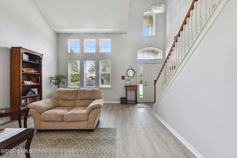 3352 Chapel Ct, Jacksonville, FL 32226