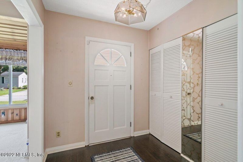 3362 Sylvia St, Jacksonville, FL 32207