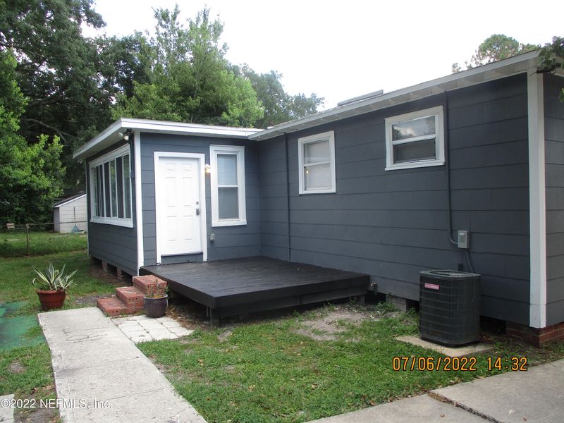 3365 Sylvia St, Jacksonville, FL 32207