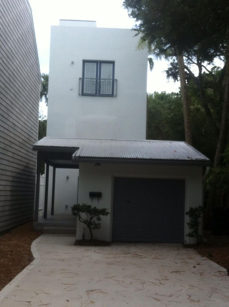 338 2nd St, Atlantic Beach, FL 32233
