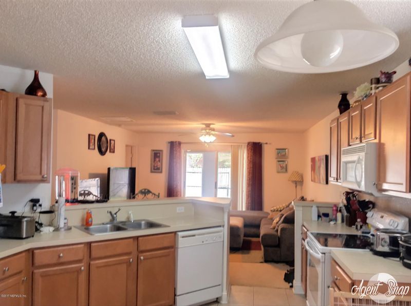 3389 Double Ln, Jacksonville, FL 32277
