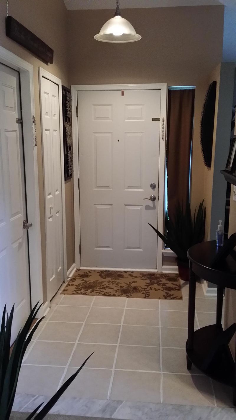 3389 Millcrest Pl, Jacksonville, FL 32277