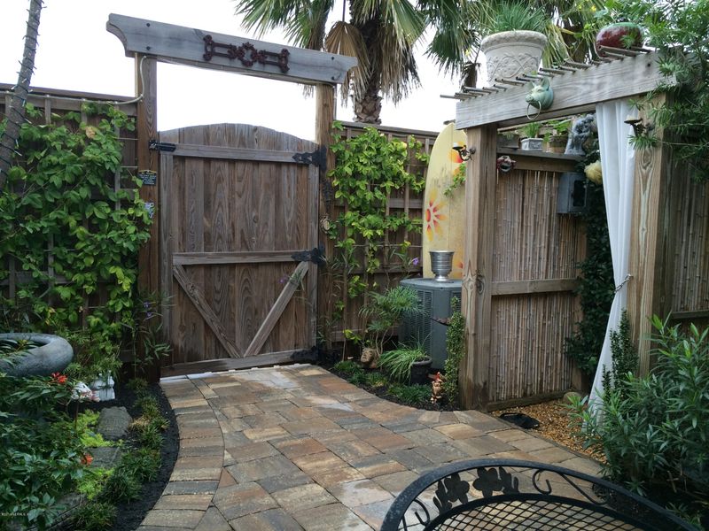 340 S 14th Ave S #E, Jacksonville Beach, FL 32250
