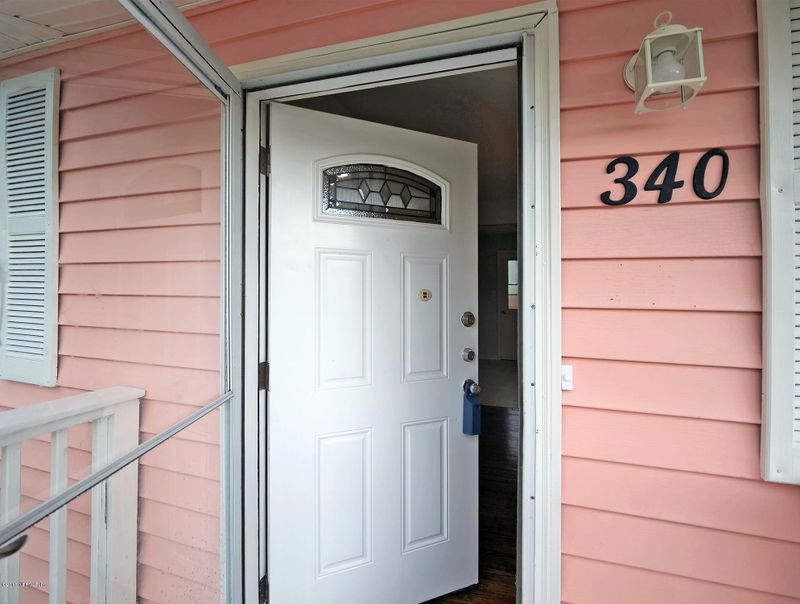 340 W 14th St, Atlantic Beach, FL 32233