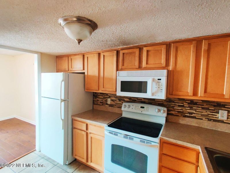 3401 Townsend Blvd #211, Jacksonville, FL 32277