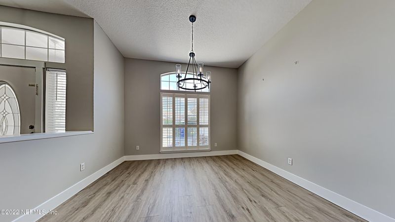 341 Maplewood Dr, St Johns, FL 32259