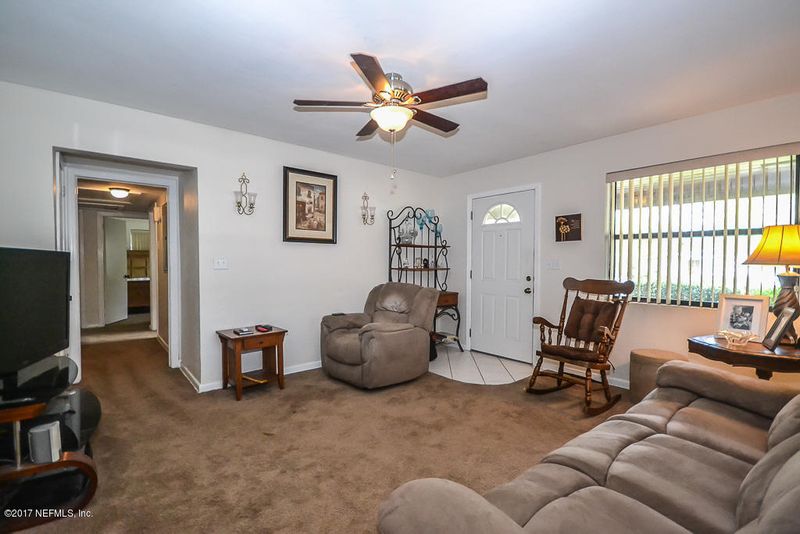 341 Silversmith Ln, Jacksonville, FL 32216