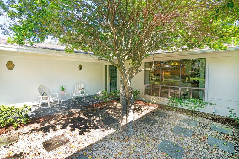3415 Sara Dr, Jacksonville, FL 32277