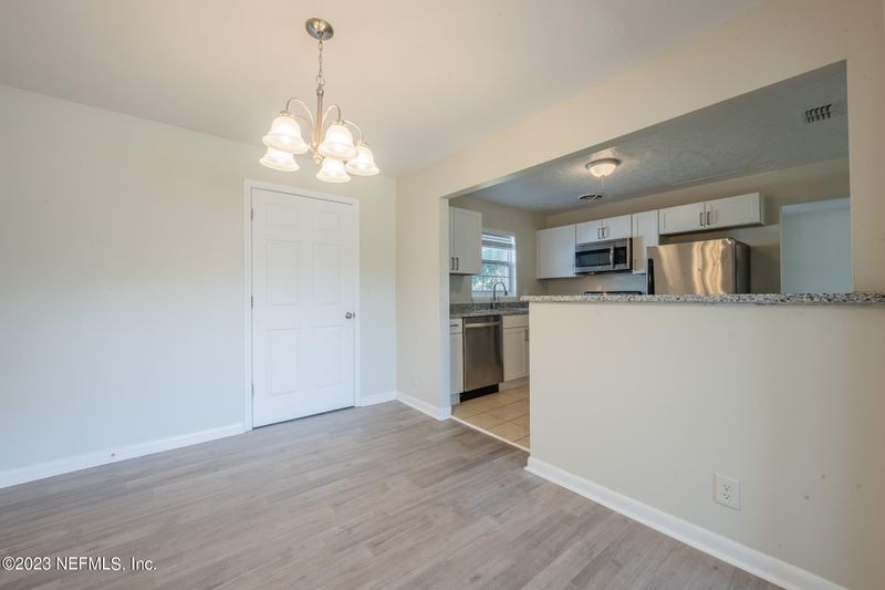 3425 Cesery Blvd, Jacksonville, FL 32277