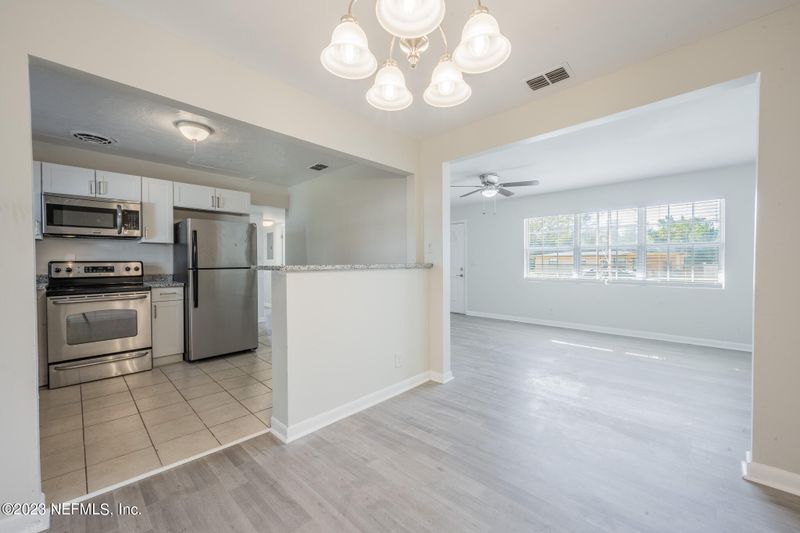 3425 Cesery Blvd, Jacksonville, FL 32277