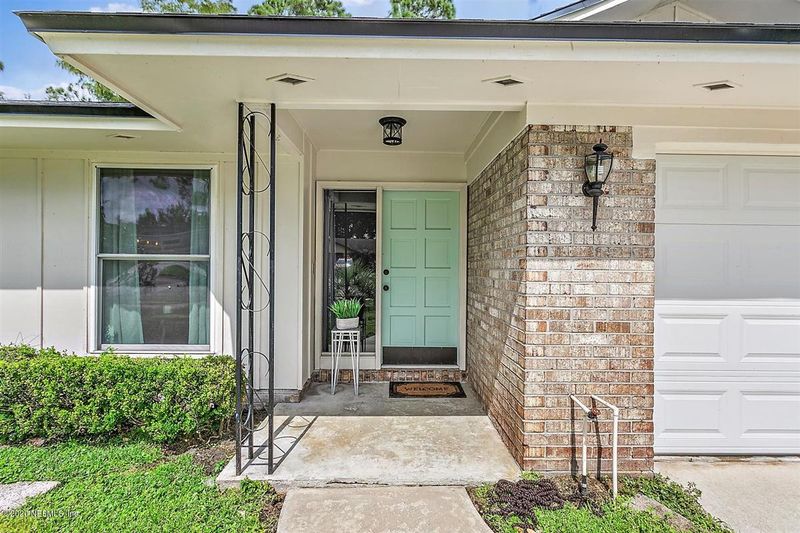 3435 Chrysler Dr, Jacksonville, FL 32257