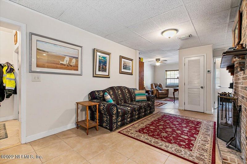 3437 Eve Dr E, Jacksonville, FL 32246
