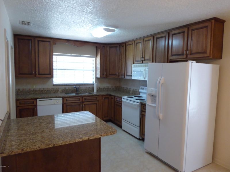 3445 Thornhill Dr, Jacksonville, FL 32277