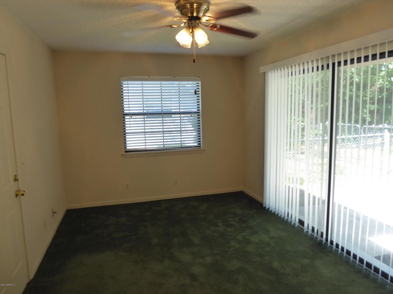 3445 Thornhill Dr, Jacksonville, FL 32277