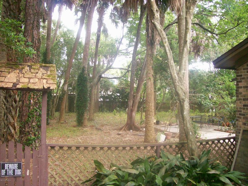 345 10th St, Atlantic Beach, FL 32233