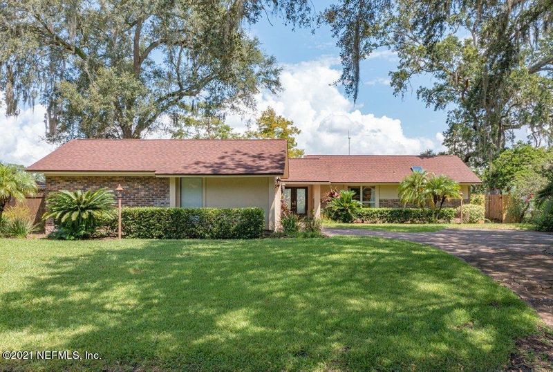 3450 Hidden Lake Dr E, Jacksonville, FL 32216