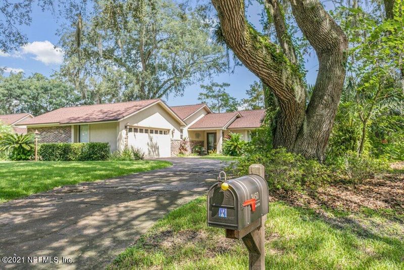 3450 Hidden Lake Dr E, Jacksonville, FL 32216