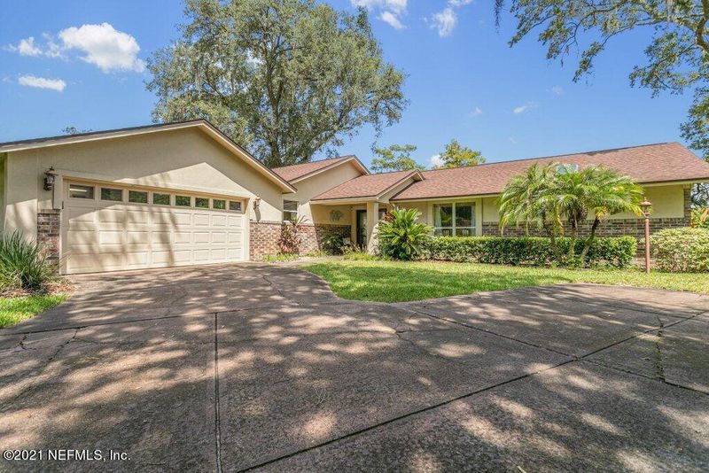 3450 Hidden Lake Dr E, Jacksonville, FL 32216