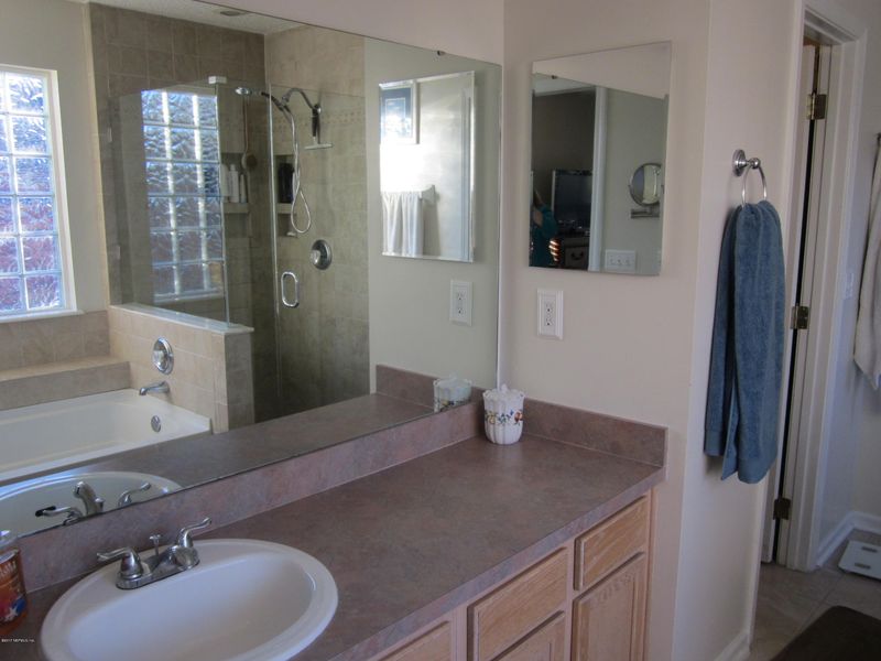 3453 Brahma Bull Ct, Jacksonville, FL 32226