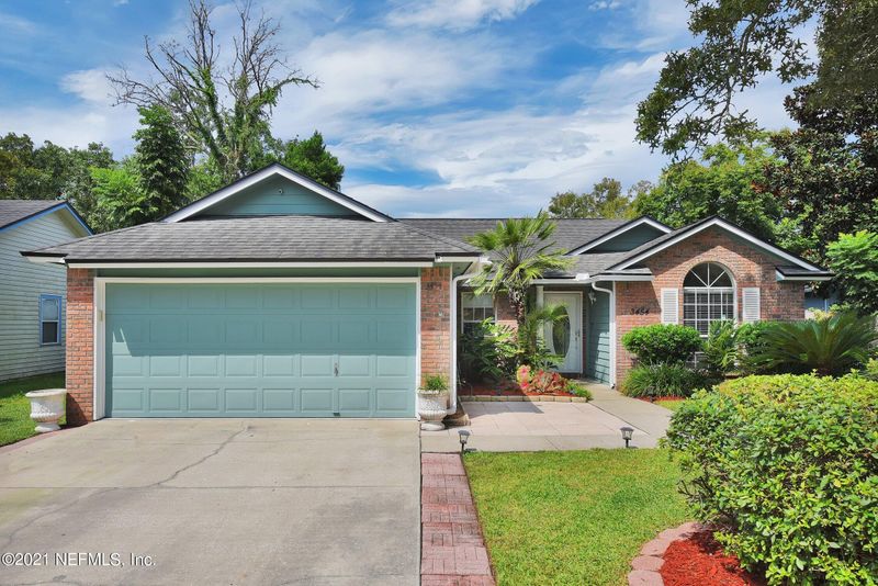 3454 Charmont Dr, Jacksonville, FL 32277