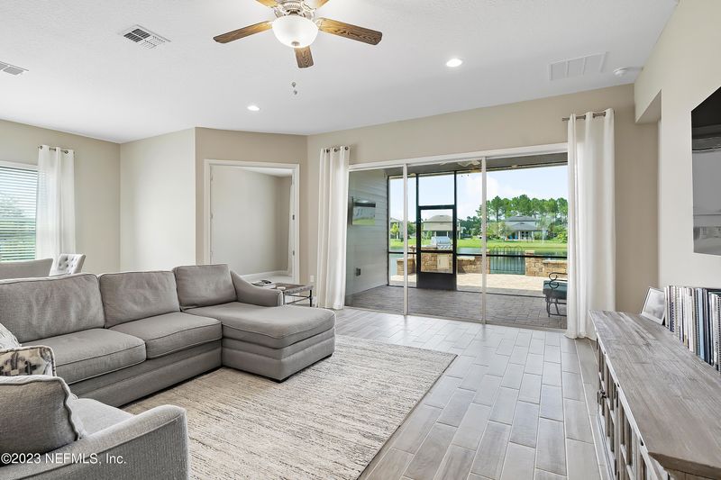 346 Starlis Pl, St Johns, FL 32259