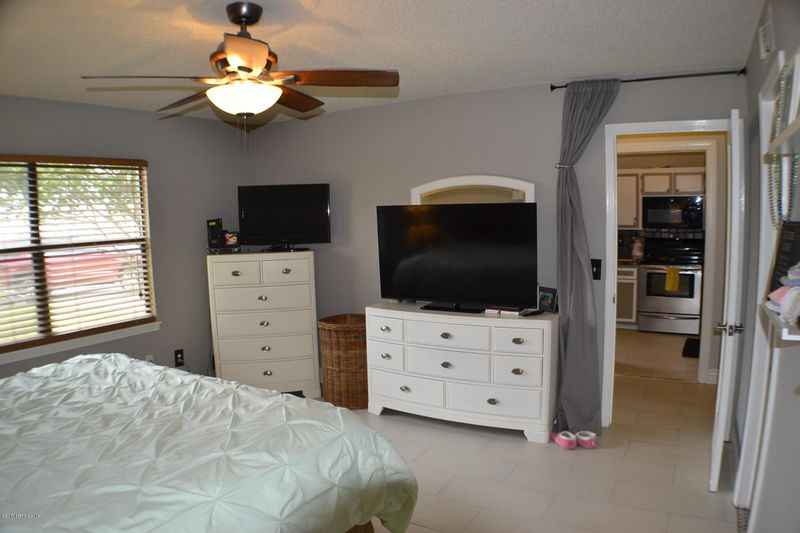 3467 Donzi Way E, Jacksonville, FL 32223