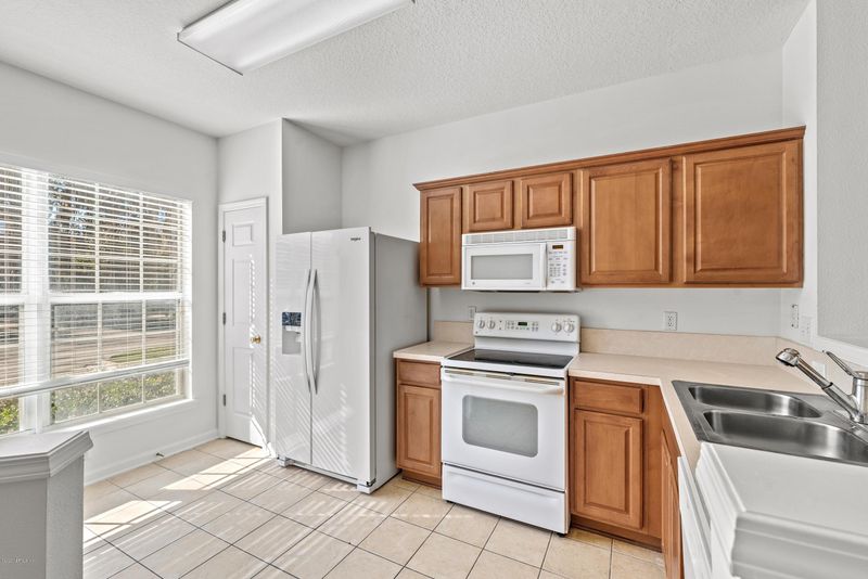 3481 Lone Tree Ln, Jacksonville, FL 32216