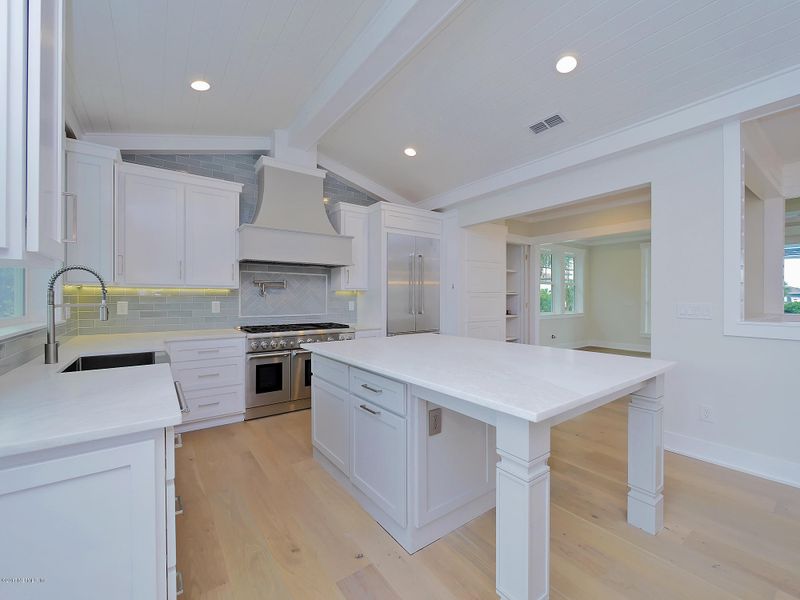 35 37th Ave S, Jacksonville Beach, FL 32250