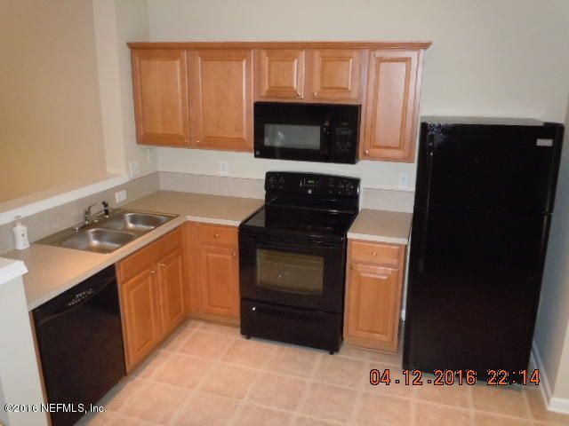 3508 Twisted Tree Ln, Jacksonville, FL 32216