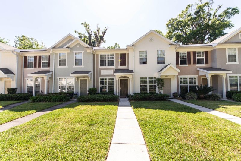 3508 Twisted Tree Ln, Jacksonville, FL 32216