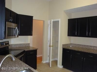 3512 Majestic Oaks Dr, Jacksonville, FL 32277