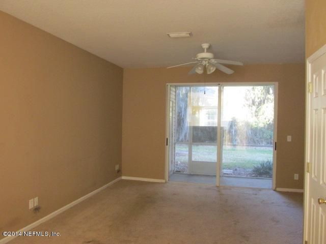 3523 Twisted Tree Ln, Jacksonville, FL 32216