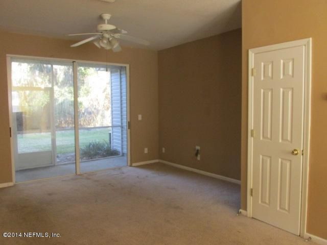 3523 Twisted Tree Ln, Jacksonville, FL 32216
