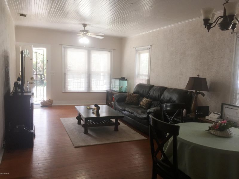 3527 Drew St, Jacksonville, FL 32207