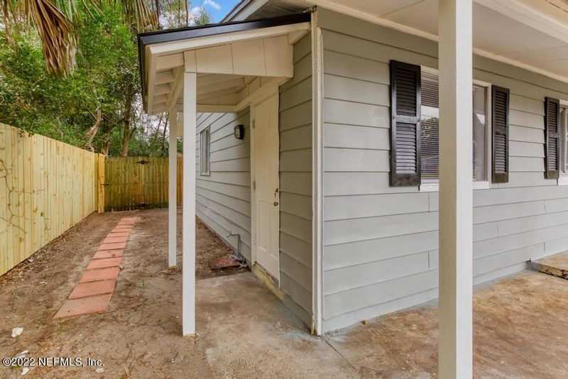 3531 Tarpon Dr, Jacksonville, FL 32277