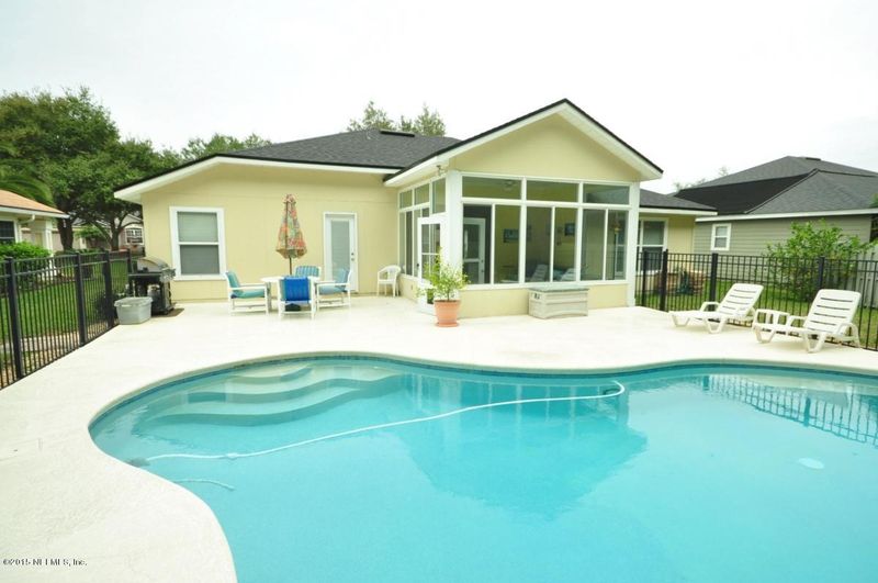 3545 Avalon Cove Dr E, Jacksonville, FL 32224