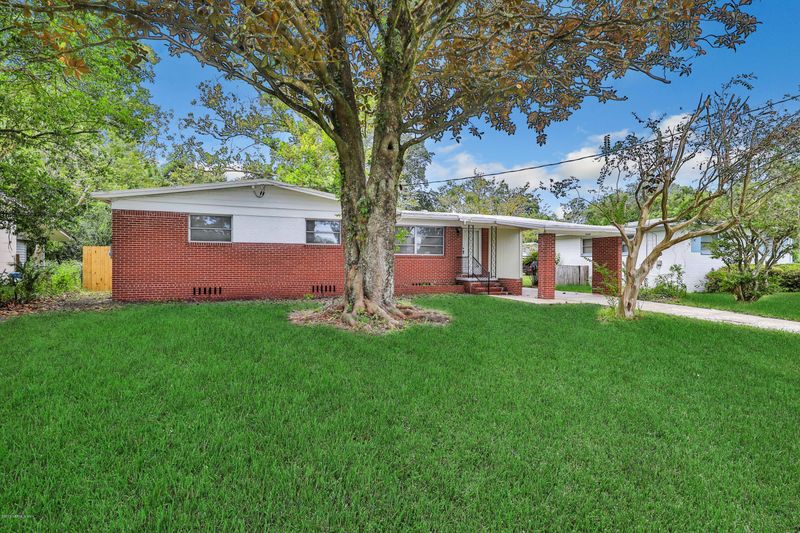 3548 Cesery Blvd, Jacksonville, FL 32277