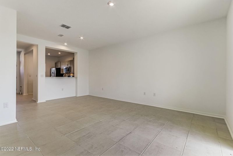355 Annie's Pl, Jacksonville, FL 32218