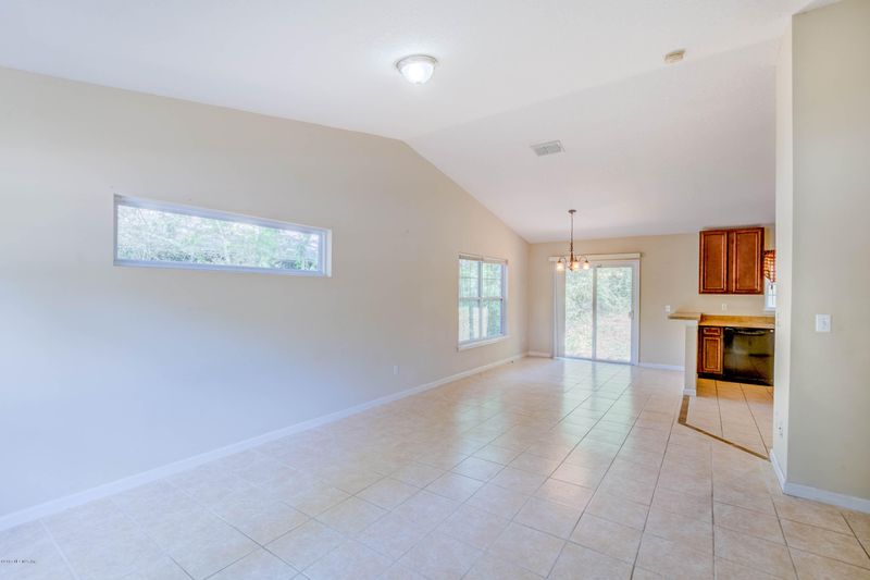 355 Chaffee Rd N, Jacksonville, FL 32220