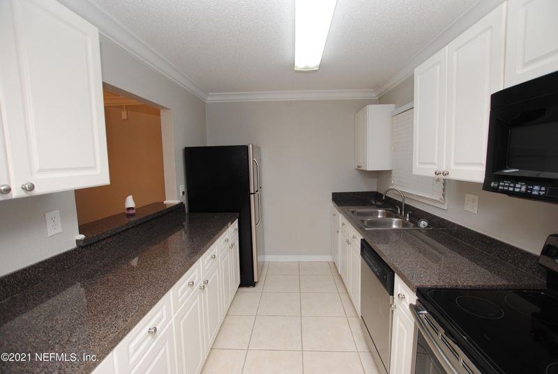 355 Monument Rd #17 E1, Jacksonville, FL 32225