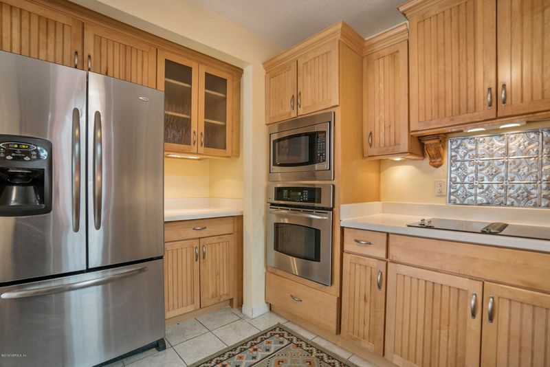 3556 Marsh Creek Dr, Jacksonville, FL 32277