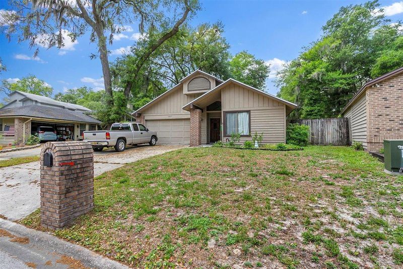 3562 Marsh Creek Dr, Jacksonville, FL 32277