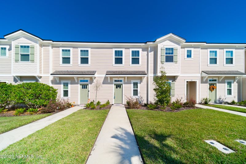 357 Annies Pl, Jacksonville, FL 32218