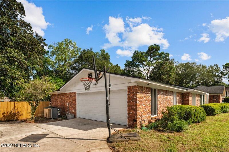 3573 Hermitage Rd, Jacksonville, FL 32277